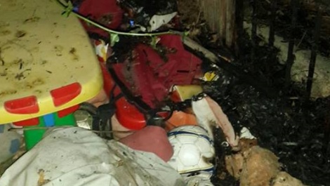 ערבים השליכו בקבוקי תבערה לעבר בית השבעה בשכונת בית חנינא בבירה. הנזק שנגרם הערב