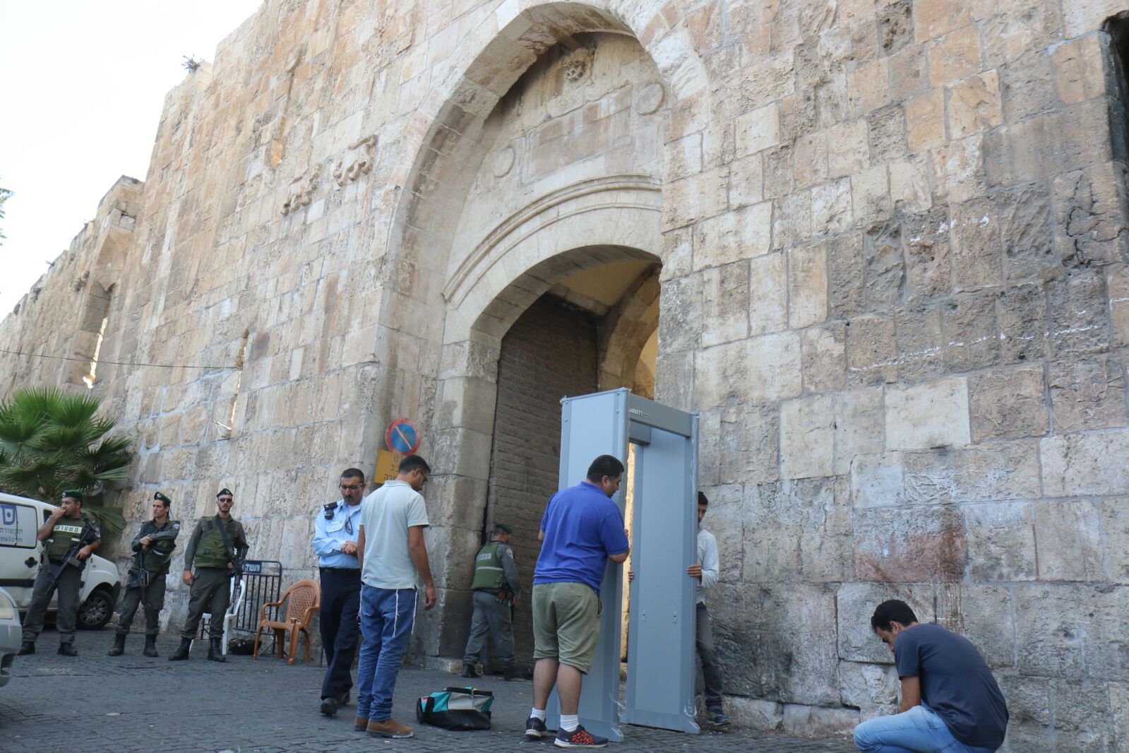 המשטרה מציבה מגנומטרים בעיר העתיקה בירושלים (הלל מאיר, TPS)