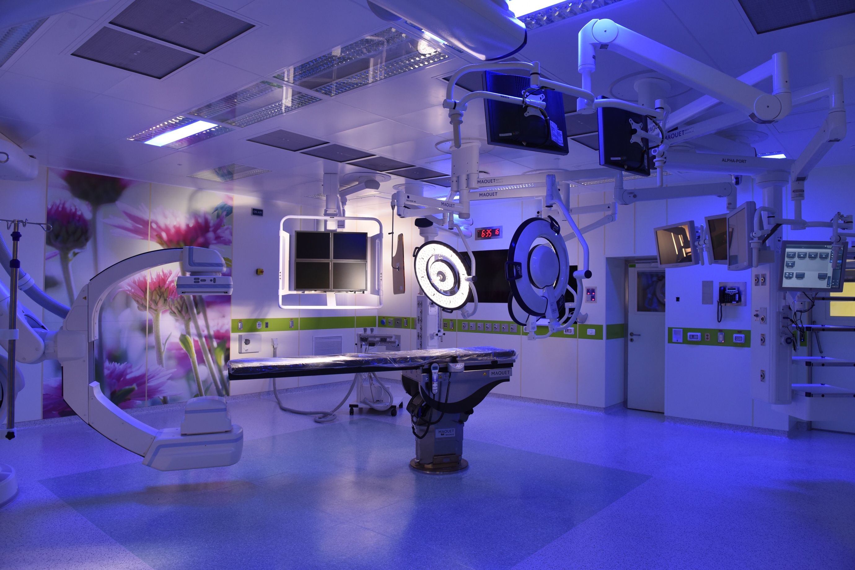 אחד מחדרי הניתוח החדשים (בית חולים הדסה)