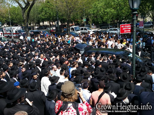 אות בלווית הרב ריקסין במיאמי (crownheights.info)