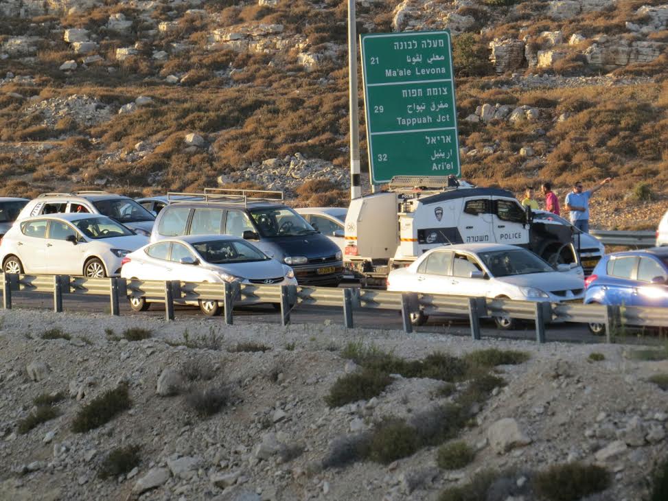 הרכבים בפקק בעקבות החסימה (אריה מינקוב)