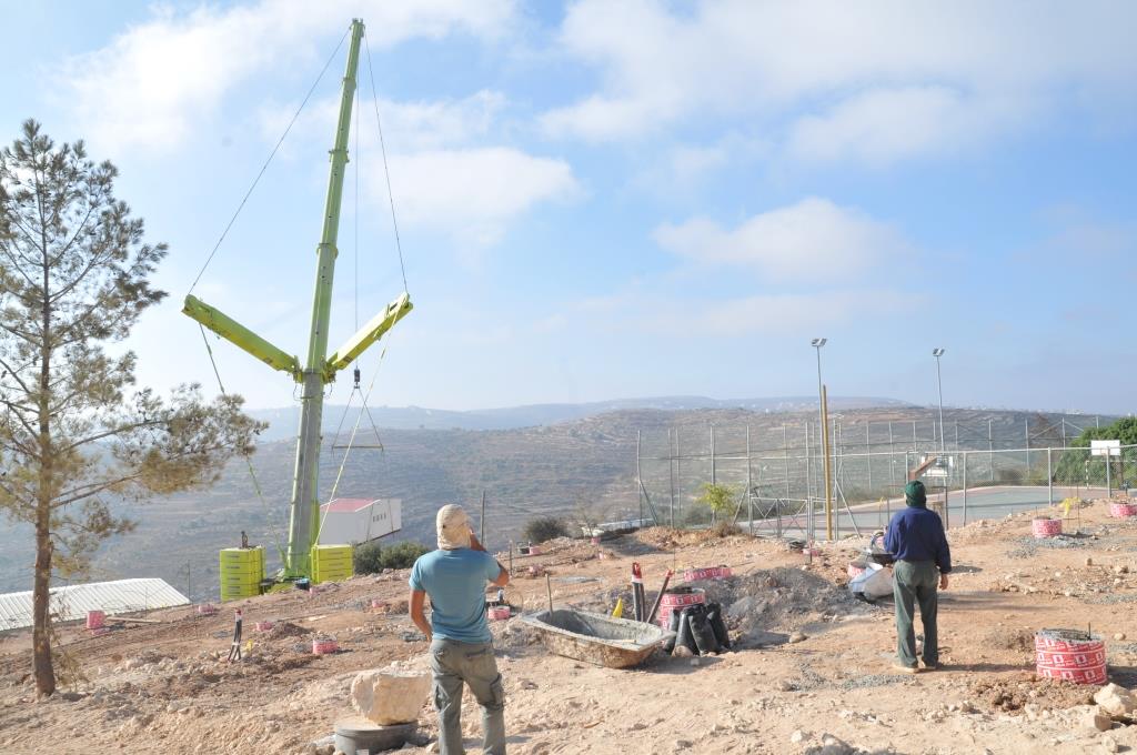 בניית הפנימיות באולפנת מעלה לבונה (אהרון רוזה)