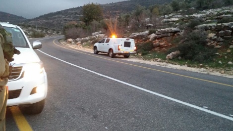 זירת אירוע בו השליכו ערבים בקבוק תבערה. ארכיון (סוכנות תצפית)