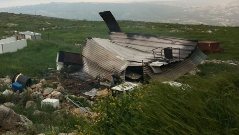 המבנה שהוצת בגבעה המערבית של הישוב ברכה בשומרון המבנה שהוצת בגבעה המערבית של הישוב ברכה בשומרון