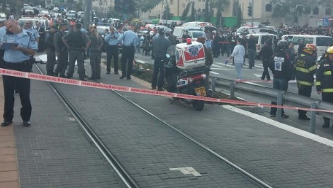 זירת פיגוע הדריסה בירושלים (אלעזר סמט - חדשות 24) זירת פיגוע הדריסה בירושלים (אלעזר סמט - חדשות 24)