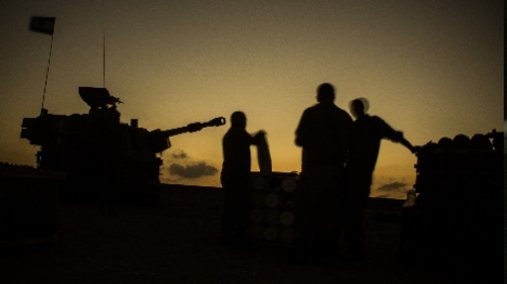 חיילים בגבול רצועת עזה בזמן 'צוק איתן' (דובר צה"ל)