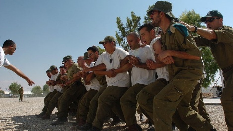 בחרו באלו שיש להם מה להפסיד. חיילים מתאמנים לקראת הגירוש (דובר צה"ל)