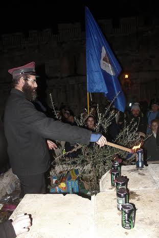 הדלקת נרות חנוכה בסיבוב השערים (קול ההר)