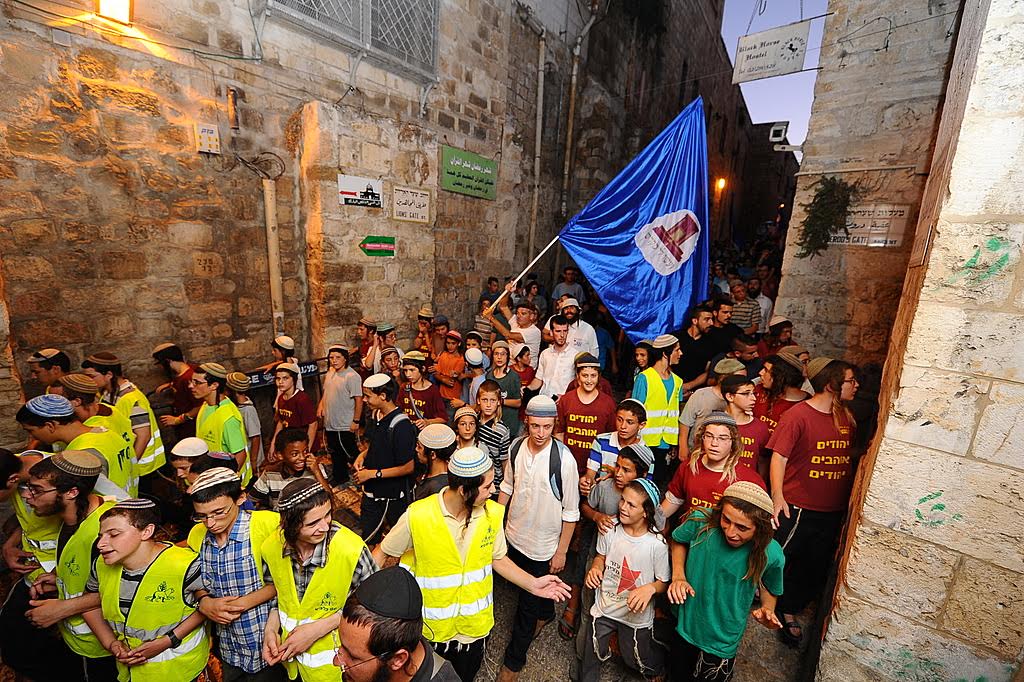 המונים בסיבוב השערים אמש (מנדי הכטמן)