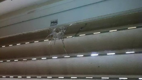 חור הקליע שאותר בדירה בפסגת זאב, השבוע חור הקליע שאותר בדירה בפסגת זאב, השבוע