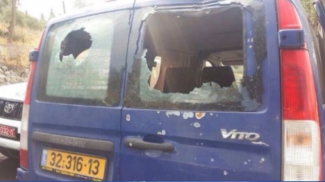 רכב שהותקף בידי ערבים בהר הזיתים. ארכיון