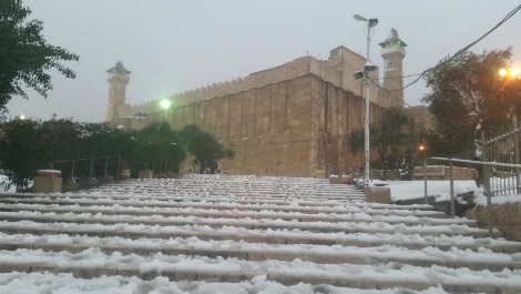 מערת המכפלה מושלגת (עופר אוחנה)