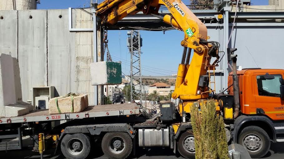 בטונדות חדשות הוצבו לאחרונה (דובות מוסדות קבר רחל אמנו)