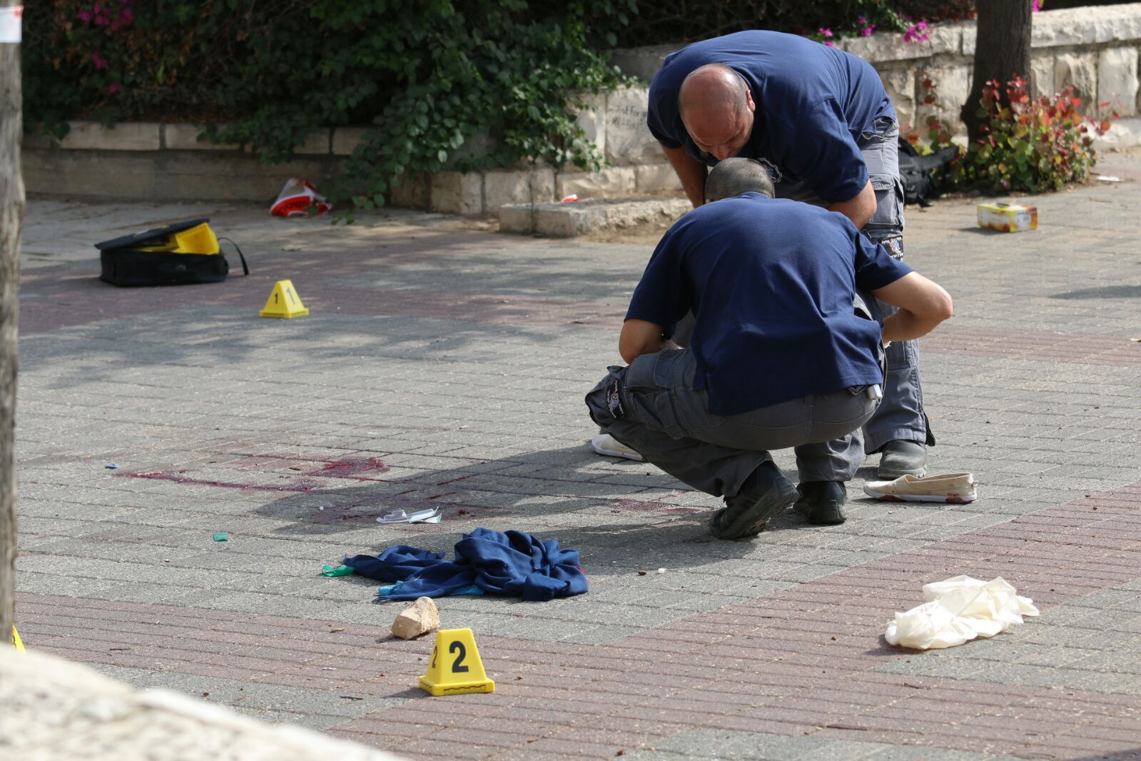 המחבלת רק נוטרלה אך לא נורתה למוות. זירת פיגוע דקירה בגבעת התחמושת (הלל מאיר TPS)