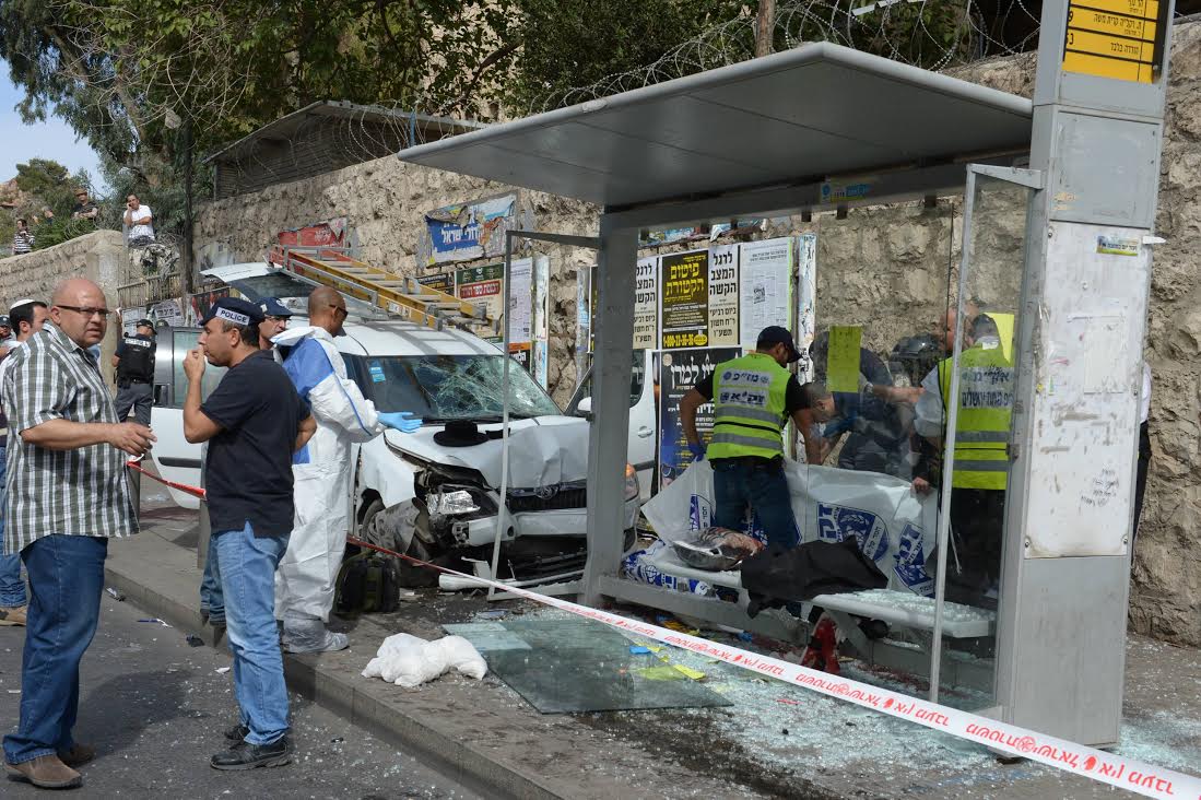 זירת הפיגוע בגאולה (עמוס בן גרשום. לע"ם)