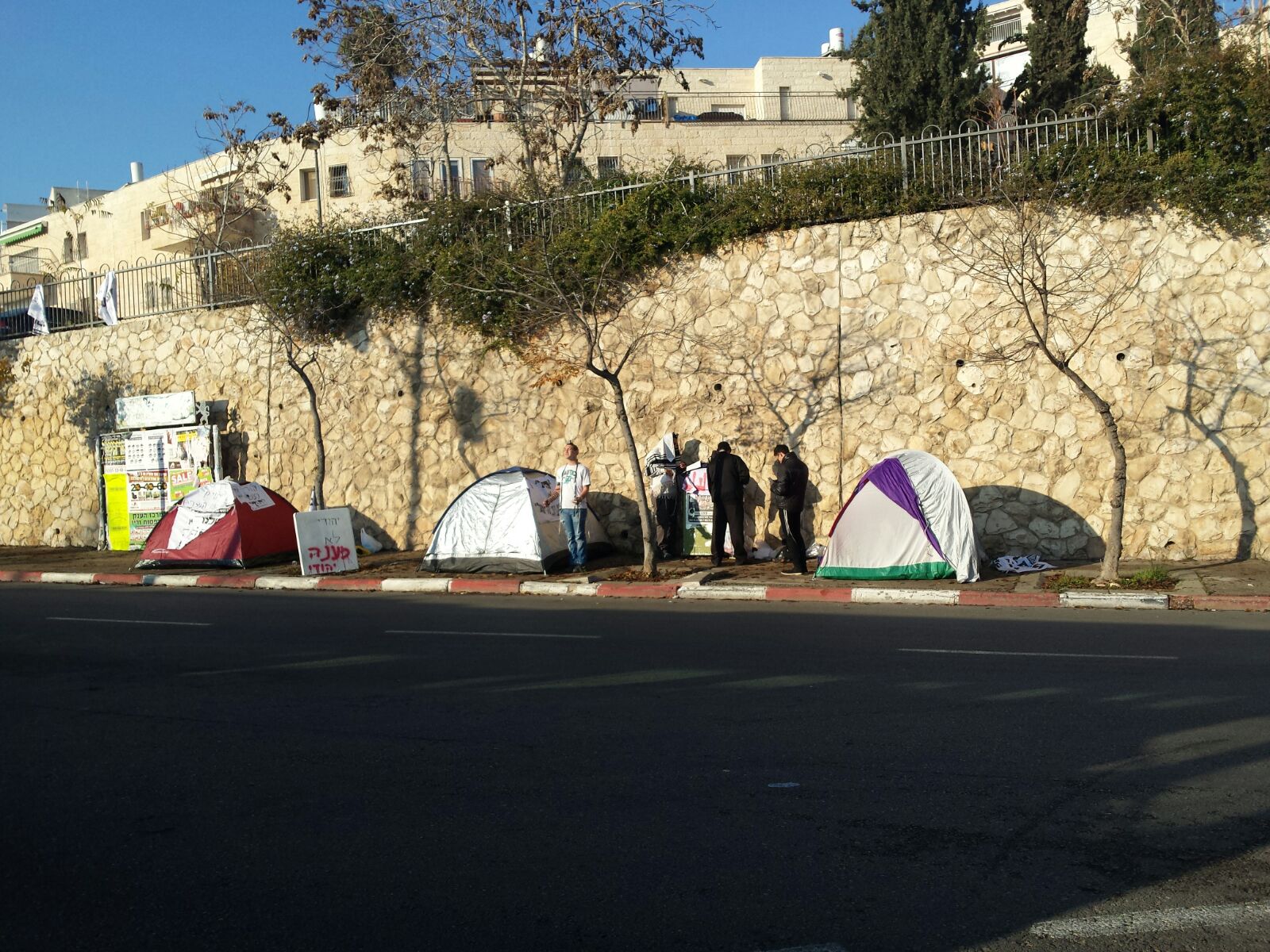 אוהלים מול ביתו של ראש השב"כ, הבוקר