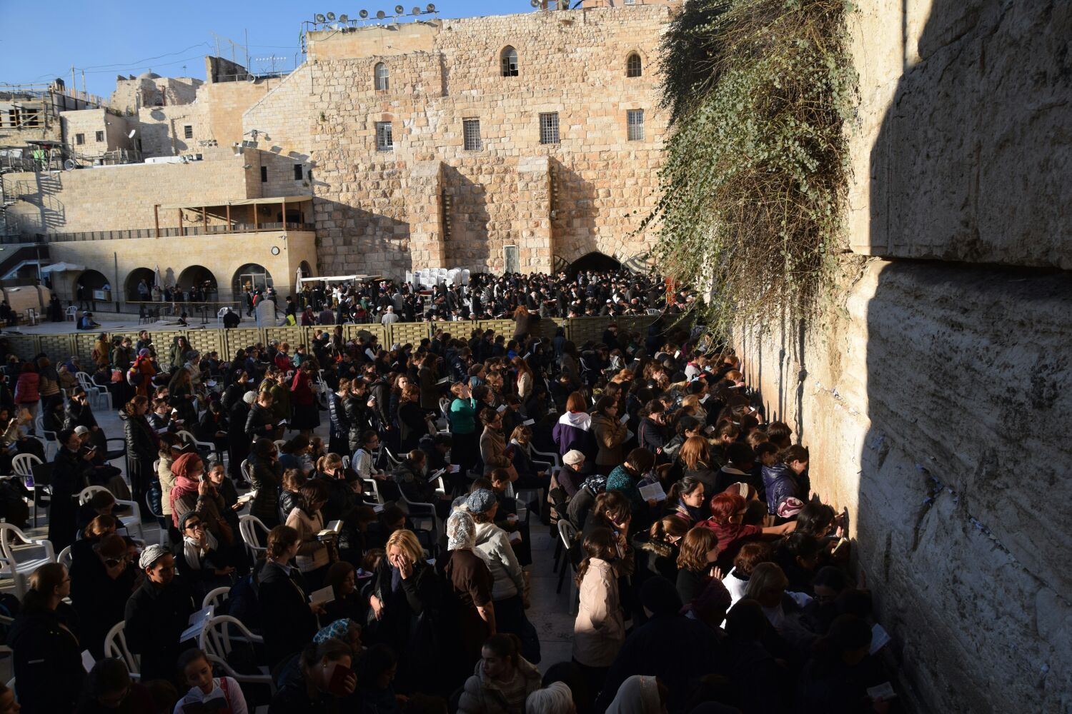 הפגנת נשים ברחבת הכותל המערבי של הר הבית, היום (ענבל ראובני, TPS)