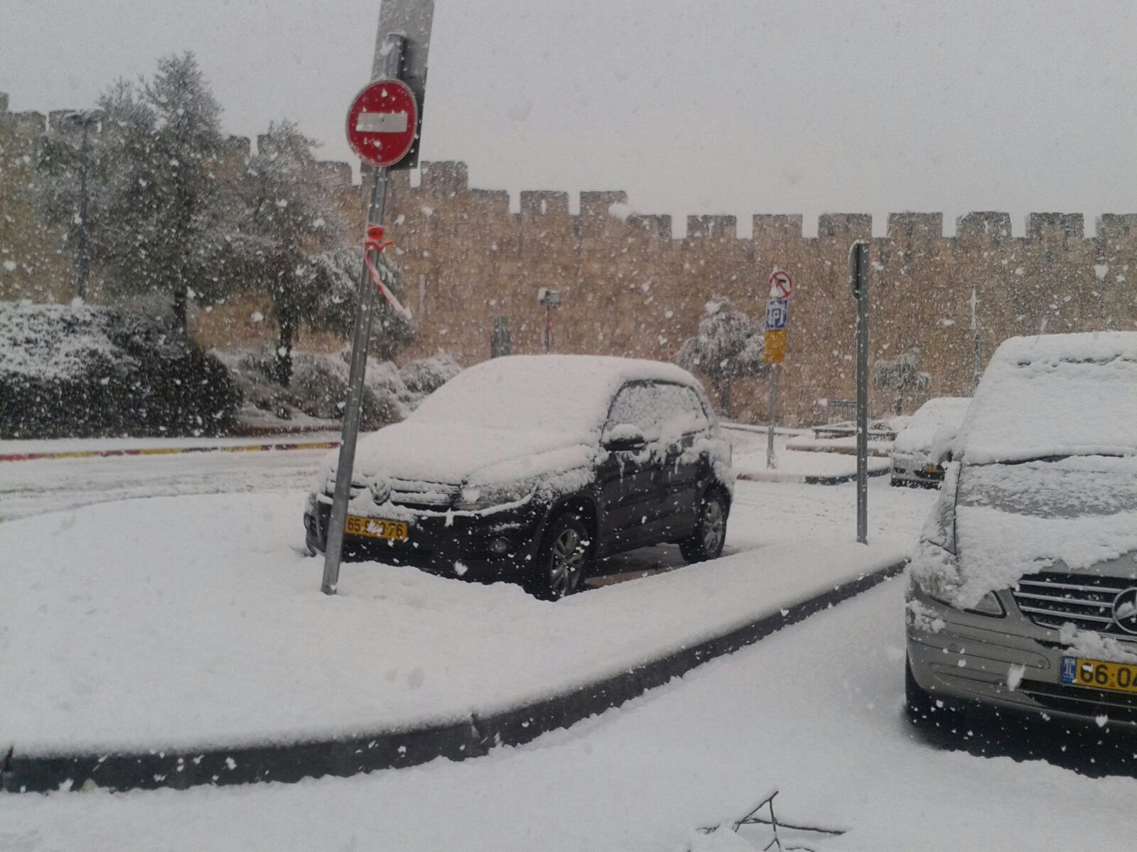 שלג בירושלים? שלג בעיר העתיקה בבירה. ארכיון (מתנאל רחמים)