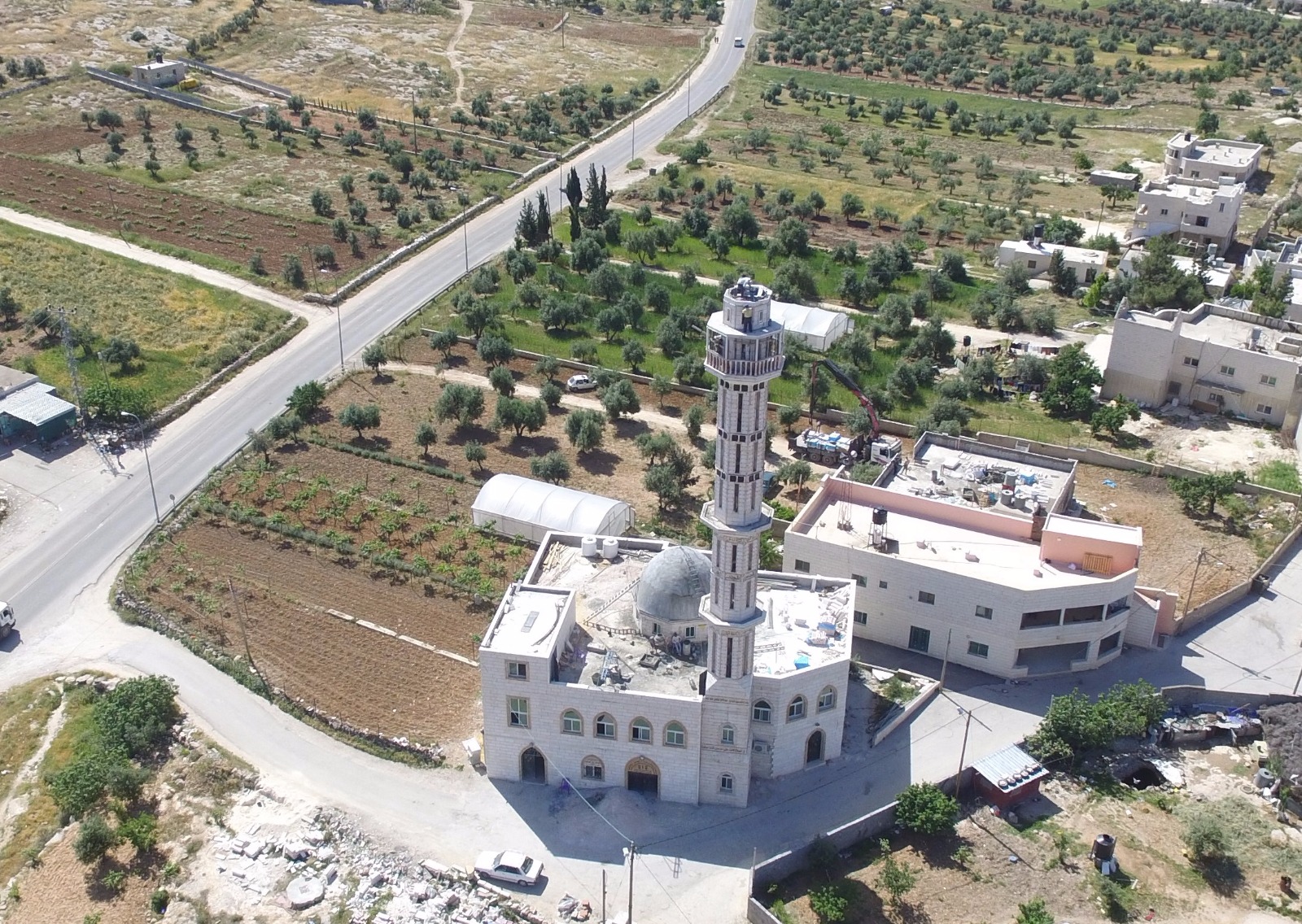 המסגד הבלתי חוקי לא ייהרס (רגבים)